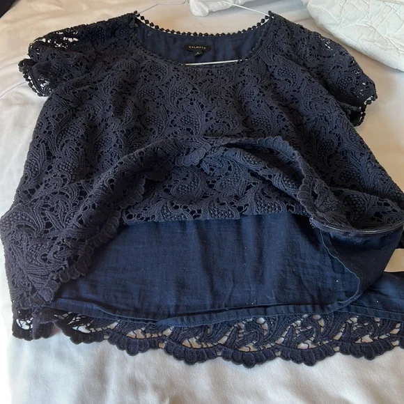 Talbots Lace navy blue blouse. Size 2. A dressy blouse. - Picture 6 of 6